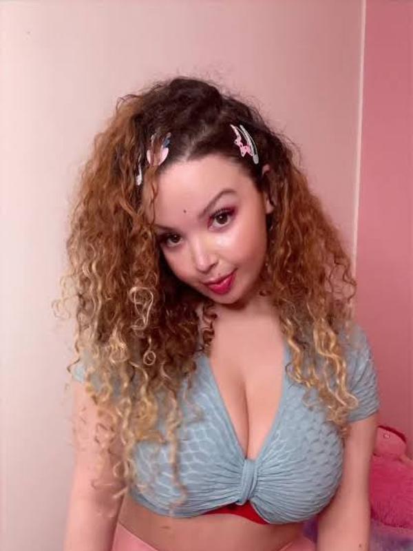 Descubre la pasión y el encanto de Florencia Jade